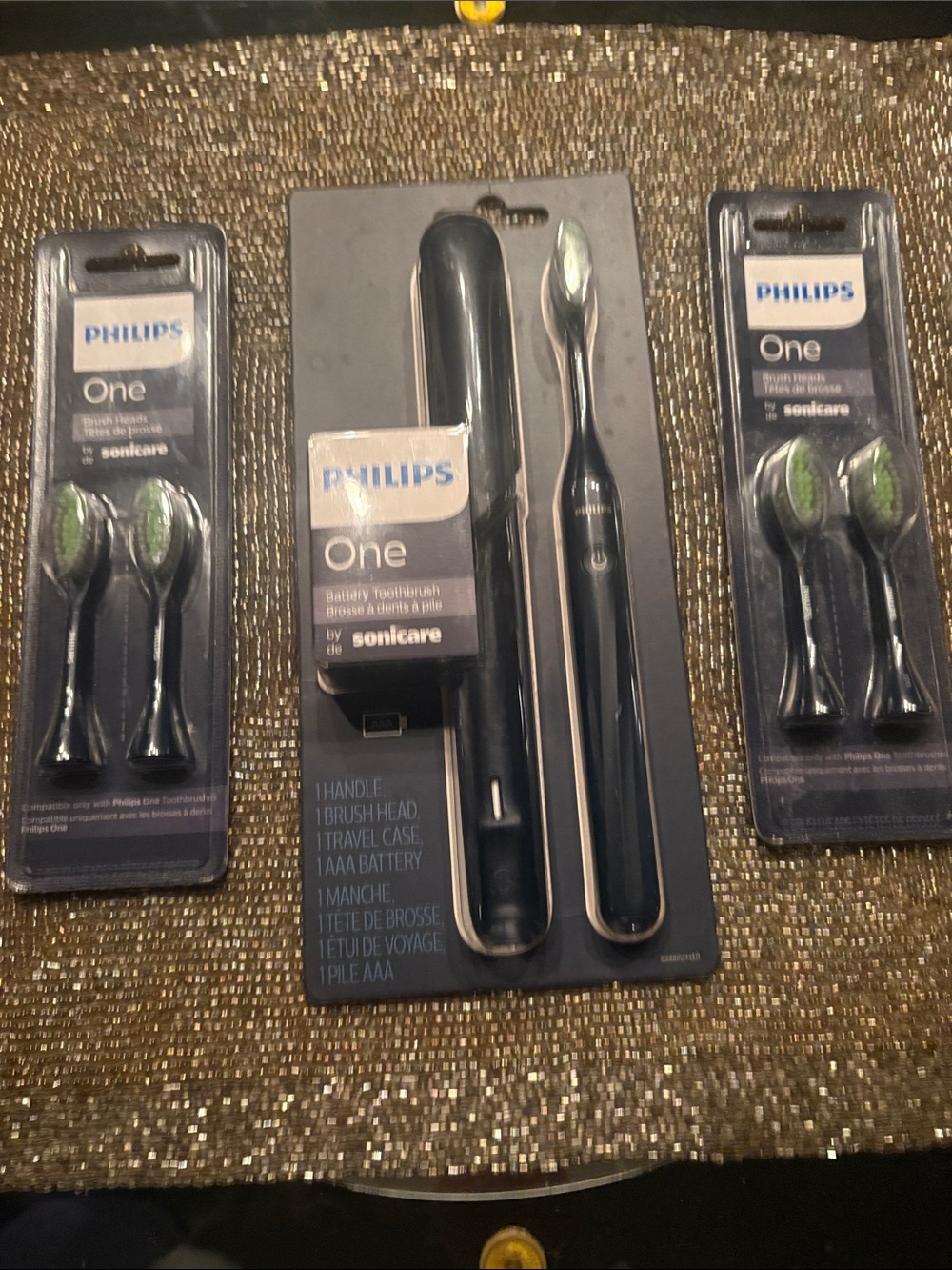 Philips One Black Sonicare Battery Toothbrush Kit with Spare Brush Heads